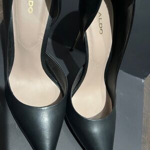 Aldo black gold pumps.Genuine leather size 9. Worn 2x,excellent condition.
